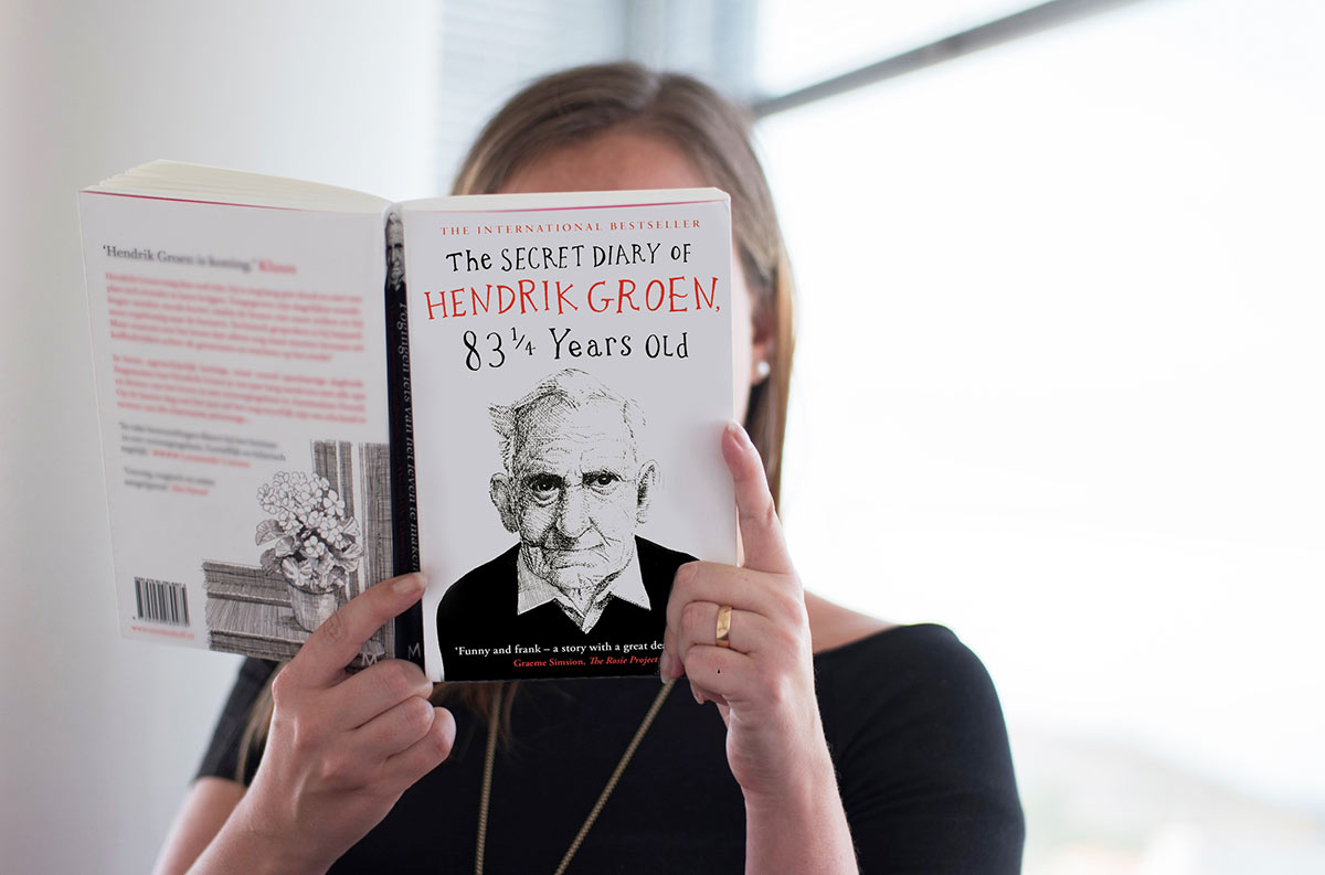 Stannah reading Hendrik Groen